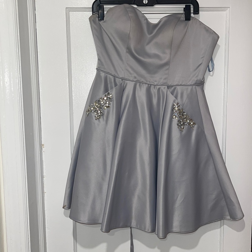 Strapless dress